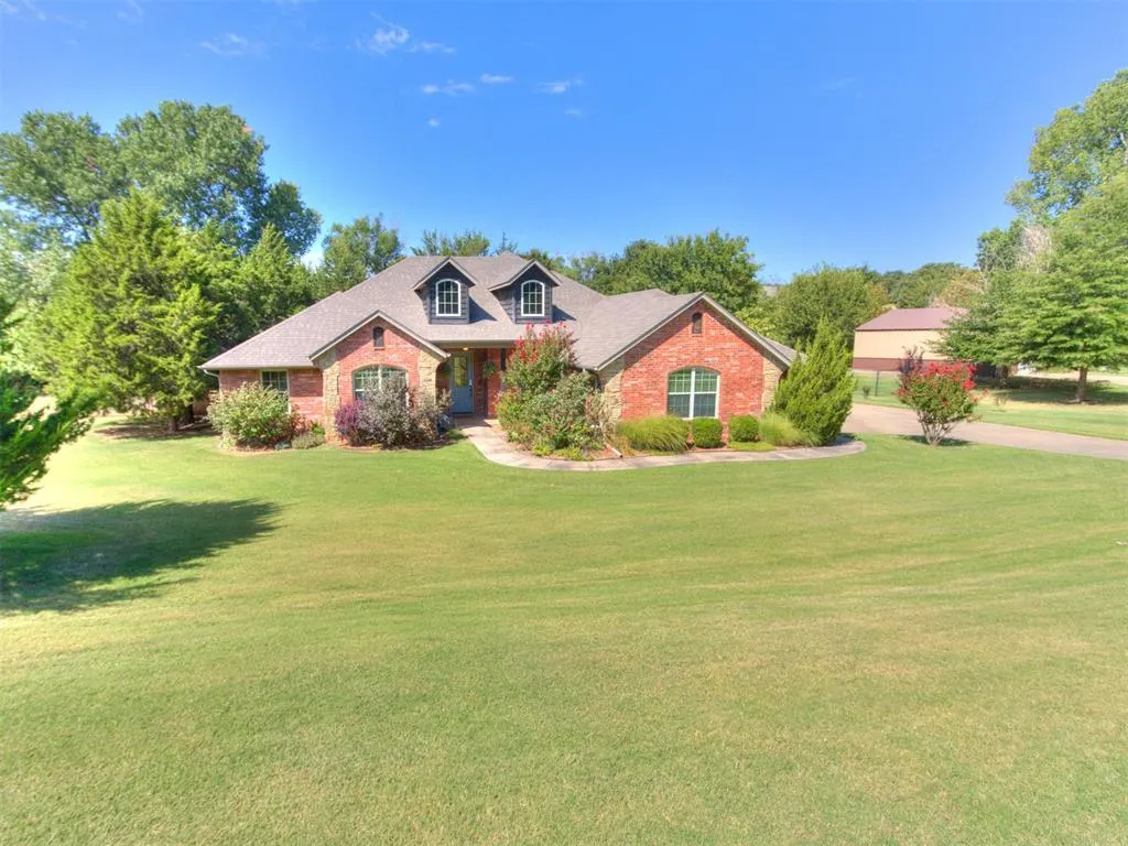 Photo 2 — 14219 Shady Tree Drive, Edmond, OK 73034