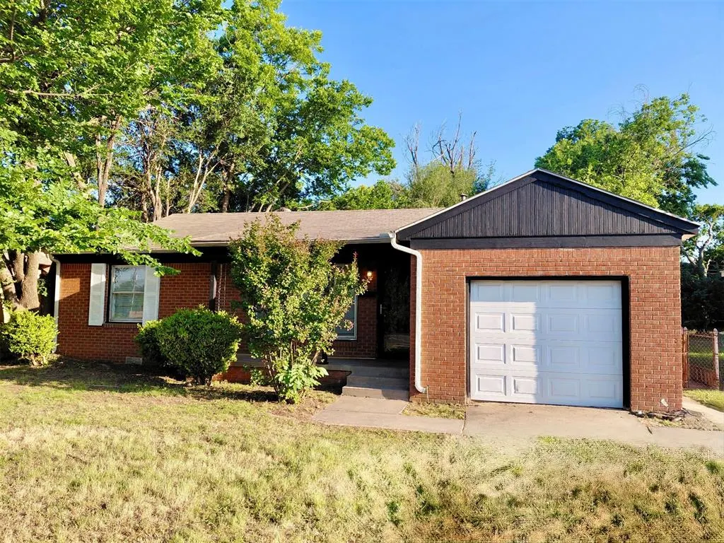 Front exterior — 1702 W Britton Road, Oklahoma City, OK 73120