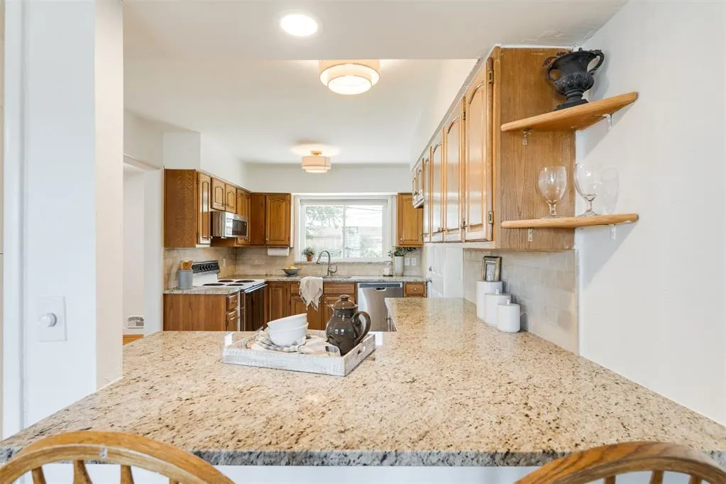 Photo 12 — 10013 Ridgeview Drive, Oklahoma City, OK 73120