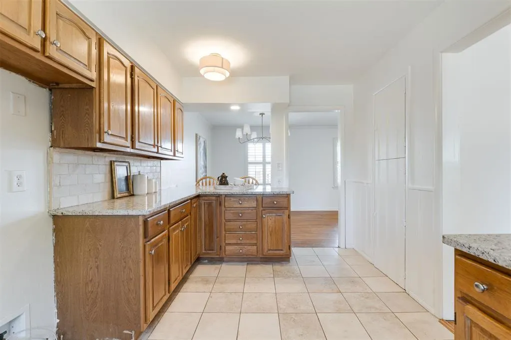 Photo 19 — 10013 Ridgeview Drive, Oklahoma City, OK 73120