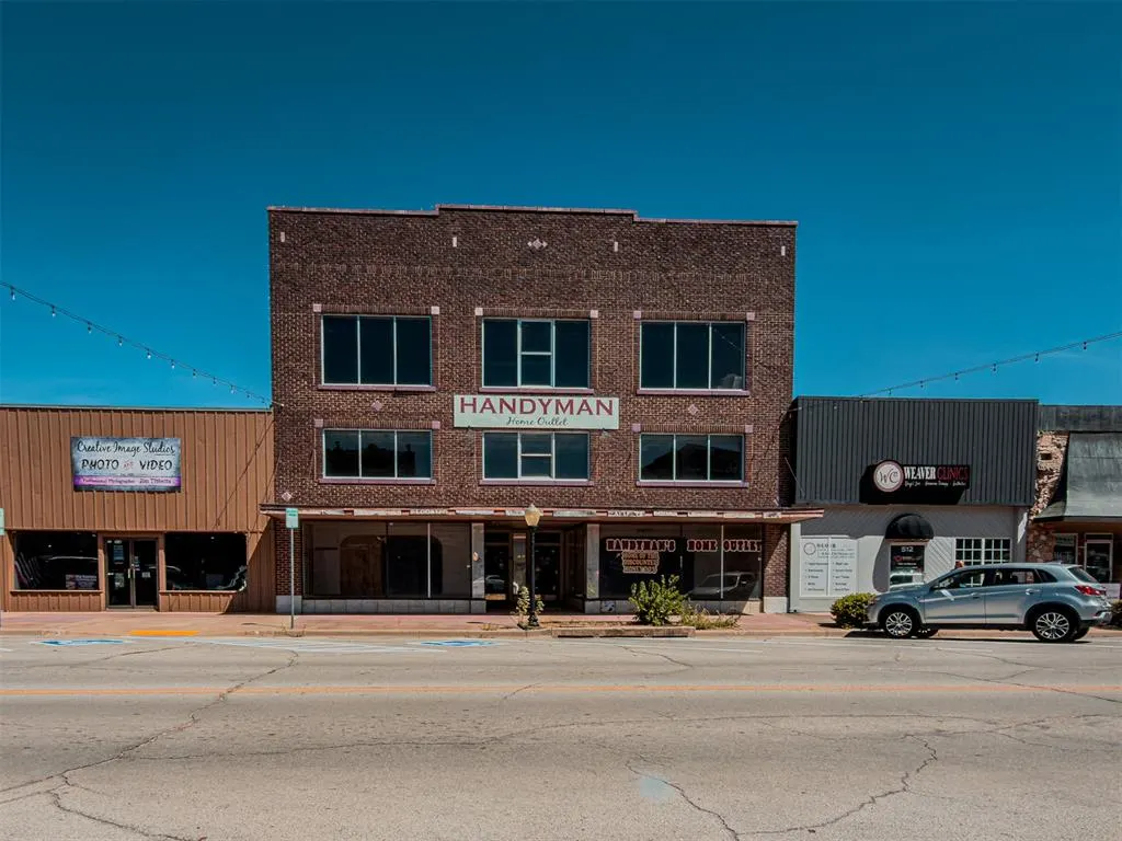 Front exterior — 516 W Chickasha Avenue, Chickasha, OK 73018