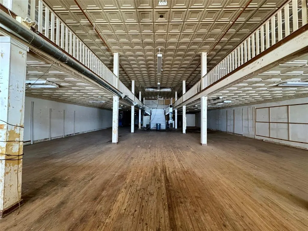 Photo 9 — 516 W Chickasha Avenue, Chickasha, OK 73018