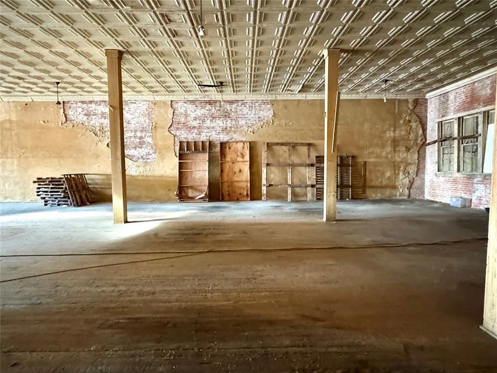 Photo 25 — 516 W Chickasha Avenue, Chickasha, OK 73018