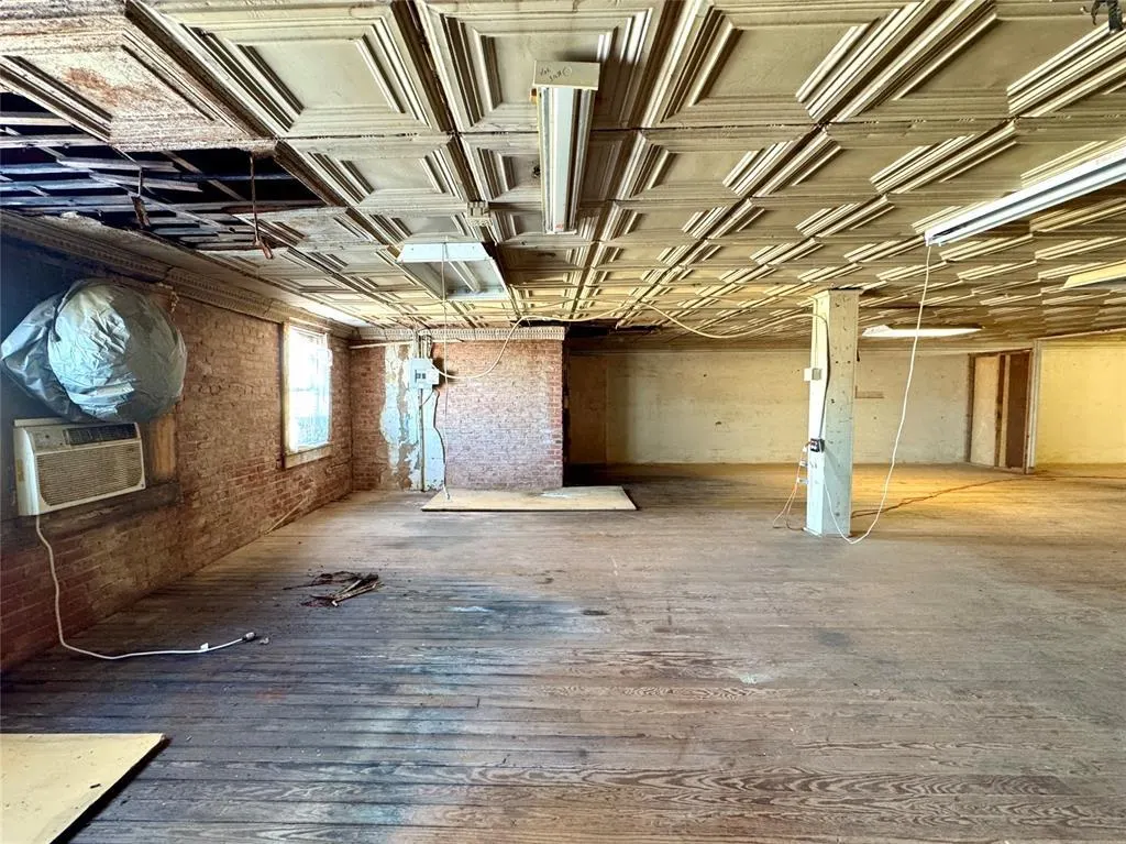 Photo 26 — 516 W Chickasha Avenue, Chickasha, OK 73018