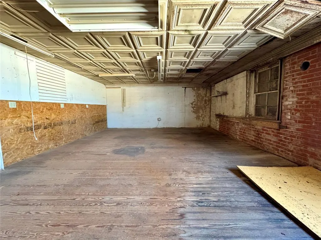 Photo 27 — 516 W Chickasha Avenue, Chickasha, OK 73018