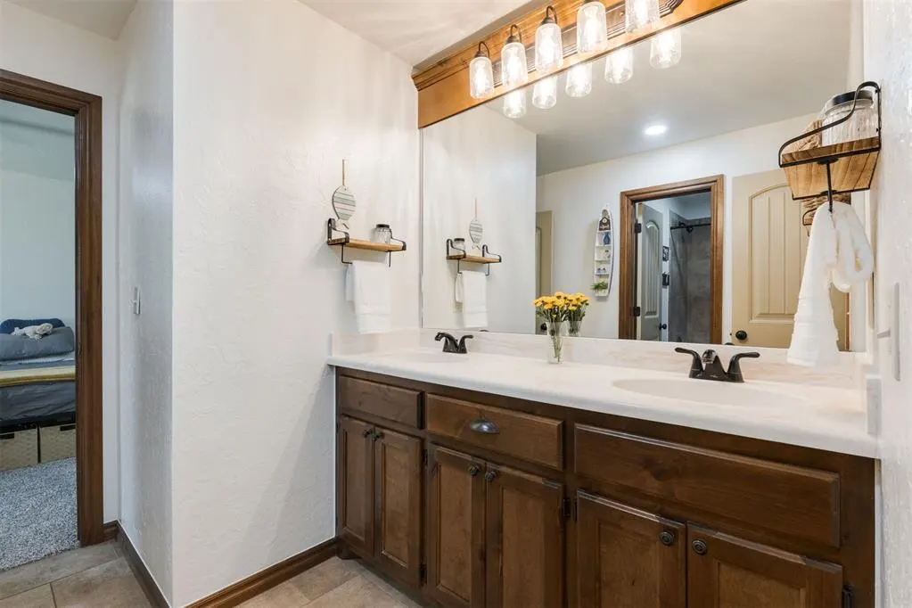Photo 39 — 874 Cottonwood Court, Guthrie, OK 73044
