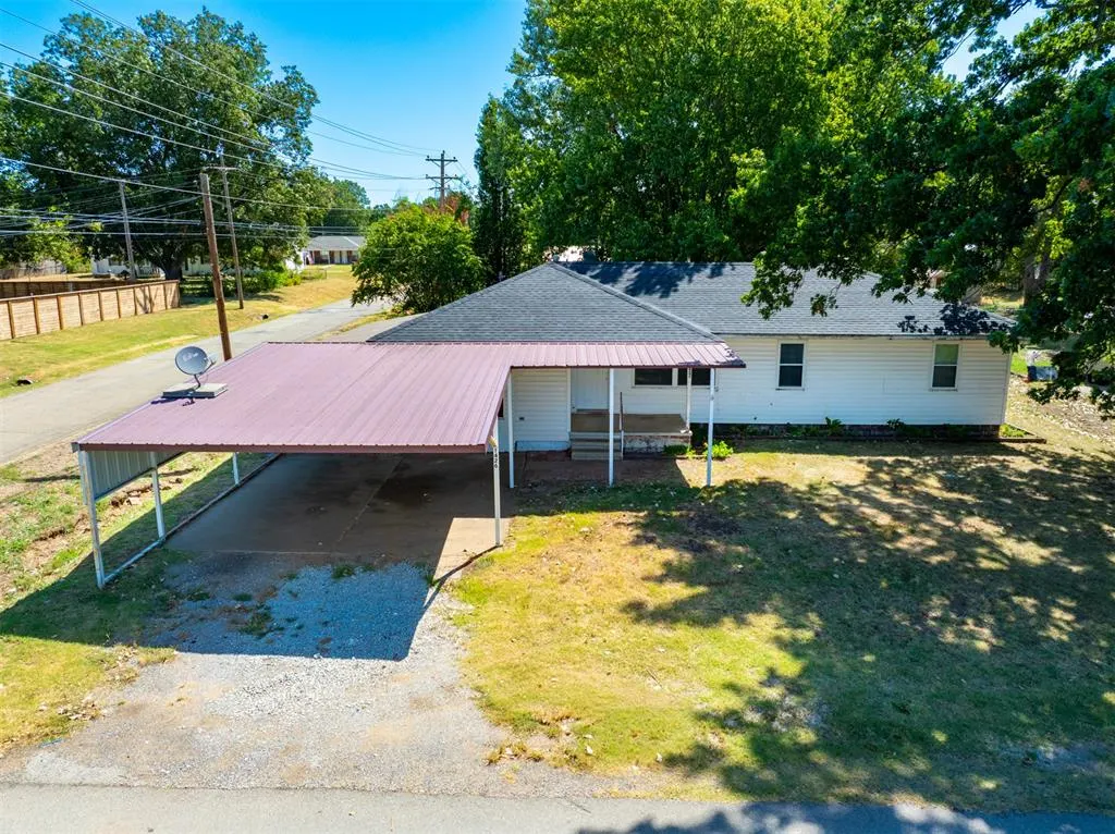 Front exterior — 1426 Pastusek Avenue, Prague, OK 74864