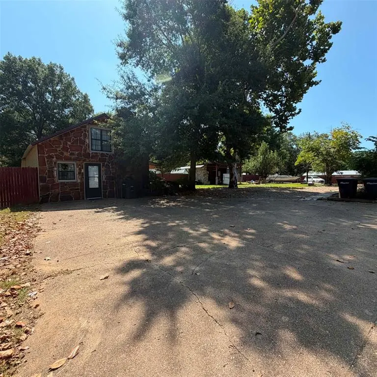 Photo 5 — 1505 S Park 1/2 Drive, Broken Bow, OK 74728