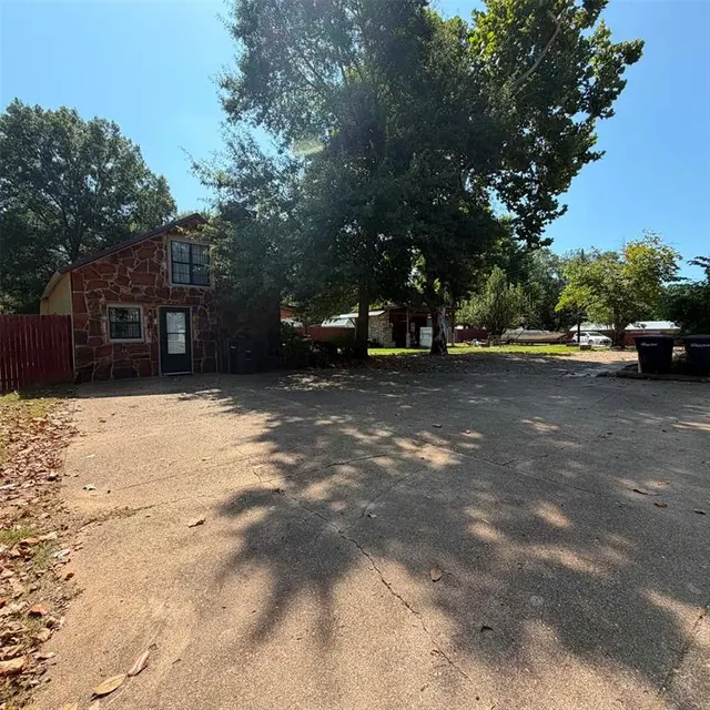 Photo 5 — 1505 S Park 1/2 Drive, Broken Bow, OK 74728