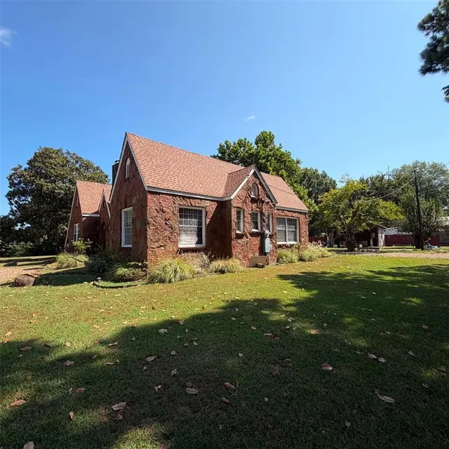 Photo 7 — 1505 S Park 1/2 Drive, Broken Bow, OK 74728