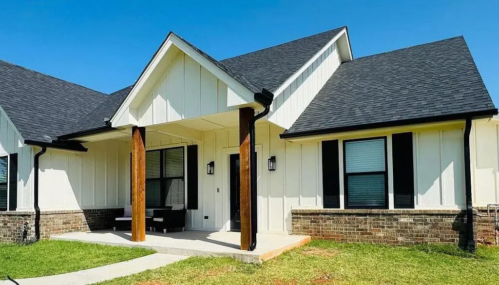 Photo 3 — 307 Teri Lane, McLoud, OK 74851