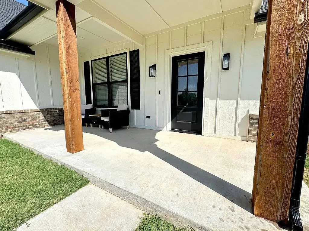 Photo 4 — 307 Teri Lane, McLoud, OK 74851