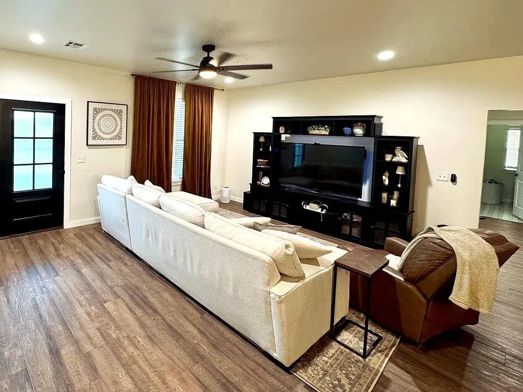 Photo 6 — 307 Teri Lane, McLoud, OK 74851