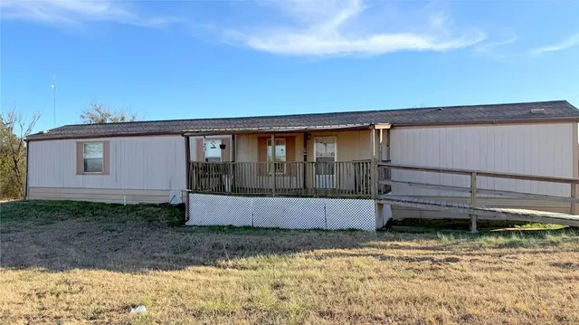 Photo 4 — 3000 E Walnut Street, Tecumseh, OK 74873