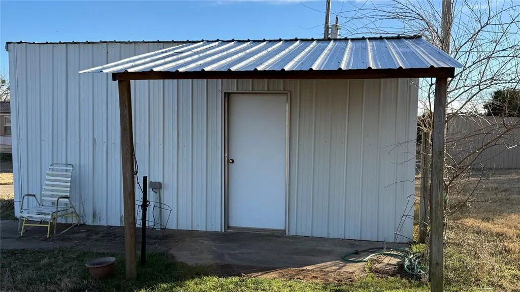 Photo 5 — 3000 E Walnut Street, Tecumseh, OK 74873