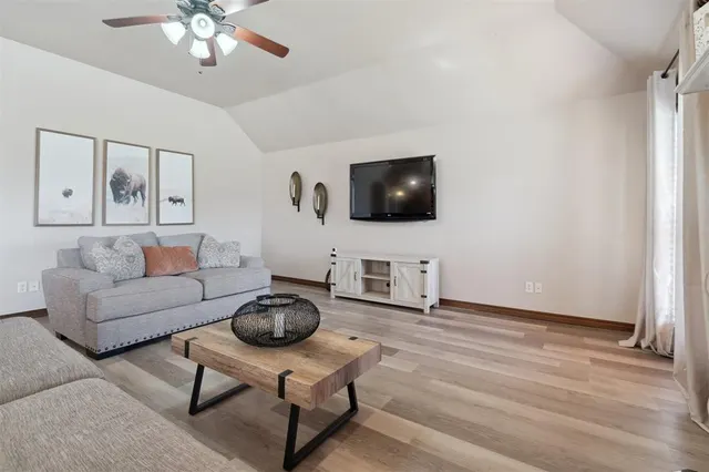 Photo 4 — 11800 Pamalos Trail, Oklahoma City, OK 73173