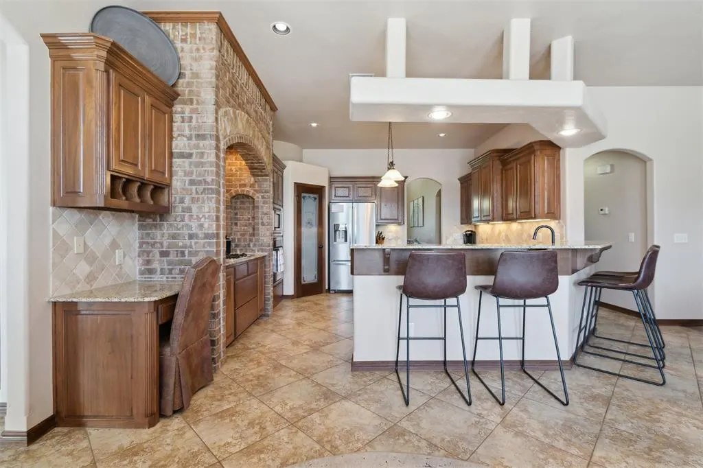 Photo 5 — 11800 Pamalos Trail, Oklahoma City, OK 73173