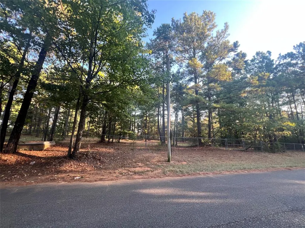 Photo 7 — 191 Lakeside Drive, Broken Bow, OK 74728