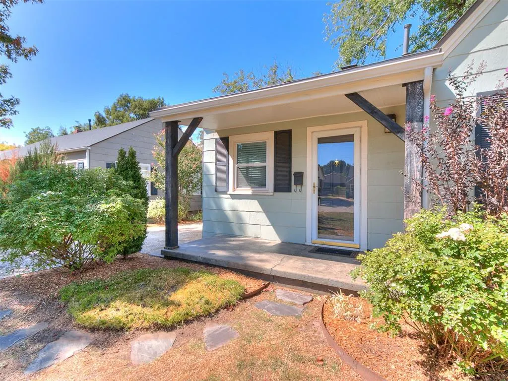 Photo 2 — 513 NW 48th Street, Oklahoma City, OK 73118