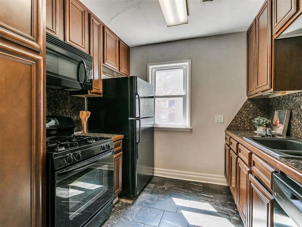 Photo 8 — 513 NW 48th Street, Oklahoma City, OK 73118