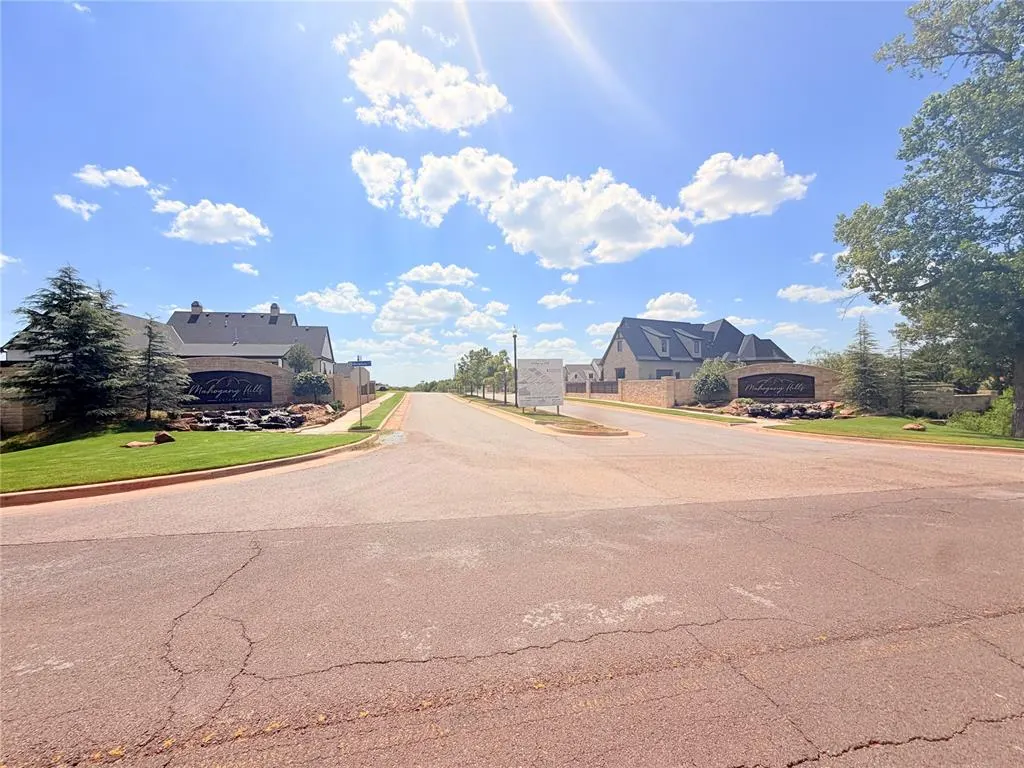 Photo 2 — 4409 Rustic Trail, Moore, OK 73160