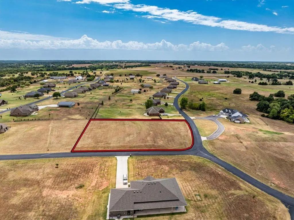 Photo 2 — 7370 Hawk Lane, Guthrie, OK 73044