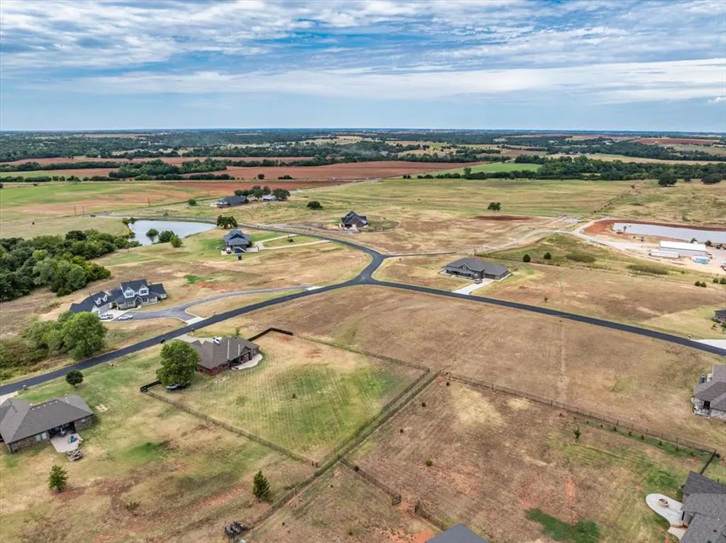 Photo 4 — 7370 Hawk Lane, Guthrie, OK 73044
