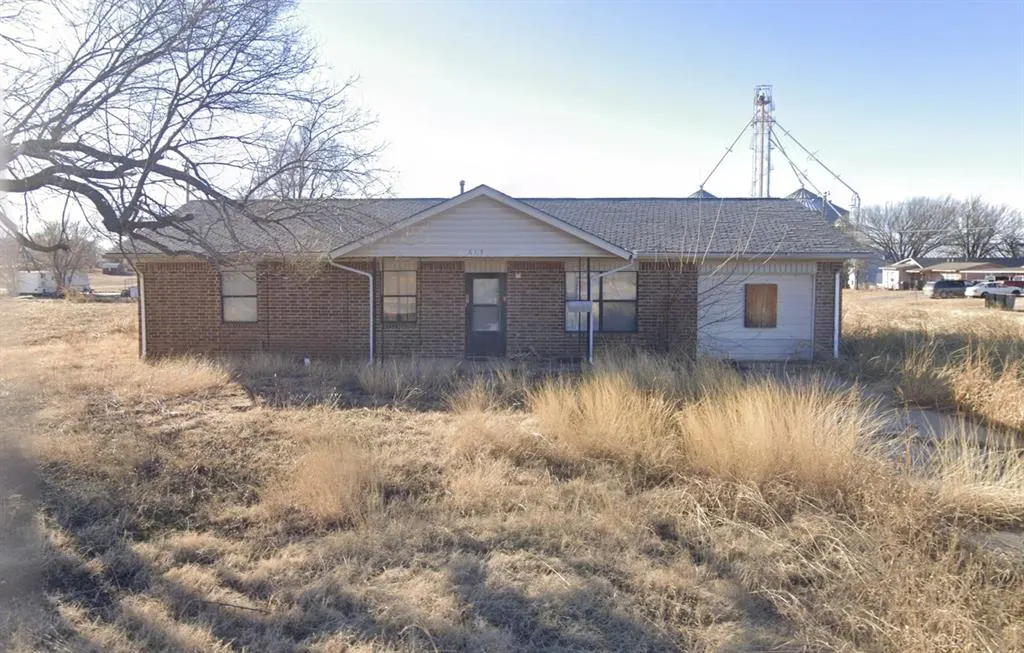 Front exterior — 615 S Choctaw Avenue, Geary, OK 73040