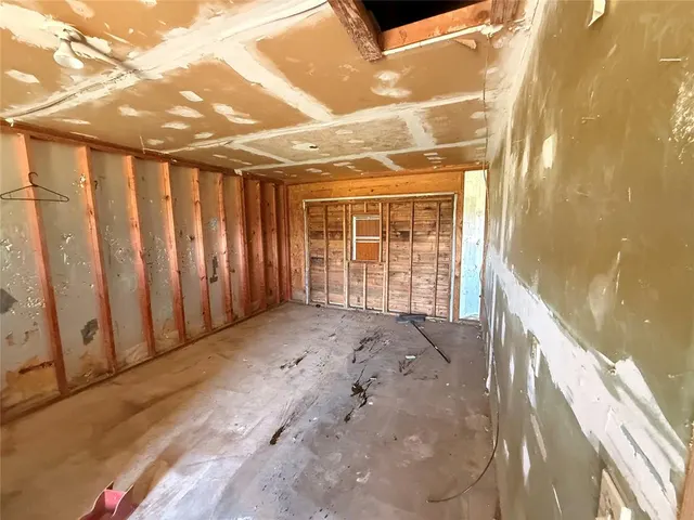 Photo 6 — 615 S Choctaw Avenue, Geary, OK 73040