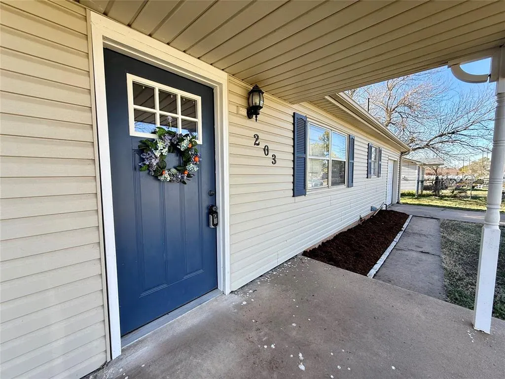 Photo 5 — 203 E Green Street, Meeker, OK 74855