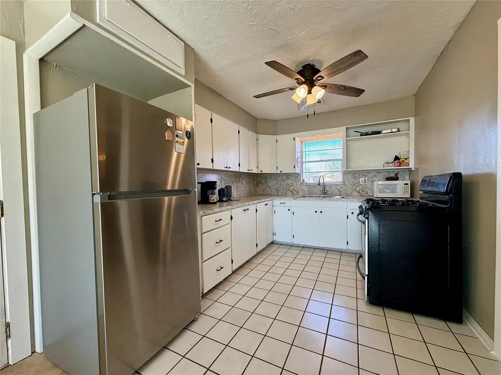 Photo 7 — 203 E Green Street, Meeker, OK 74855