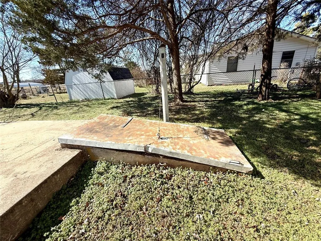 Photo 14 — 203 E Green Street, Meeker, OK 74855
