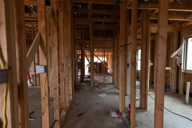 Photo 2 — 12213 SW 32nd Place, Yukon, OK 73099