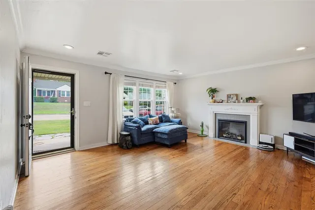 Photo 2 — 811 NW 48th Street, Oklahoma City, OK 73118