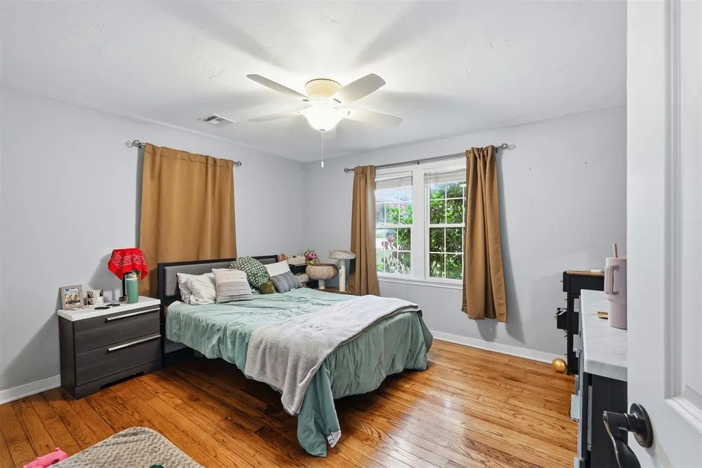 Photo 8 — 811 NW 48th Street, Oklahoma City, OK 73118