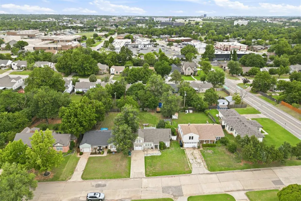 Photo 16 — 811 NW 48th Street, Oklahoma City, OK 73118