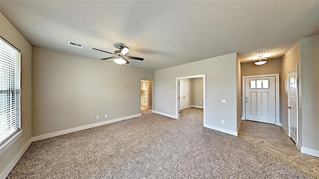 Photo 4 — 405 Josephine Court, Yukon, OK 73099