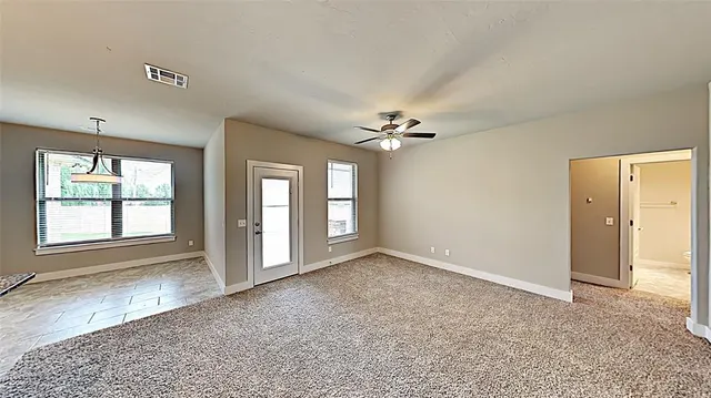 Photo 5 — 405 Josephine Court, Yukon, OK 73099