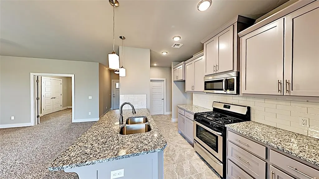 Photo 6 — 405 Josephine Court, Yukon, OK 73099