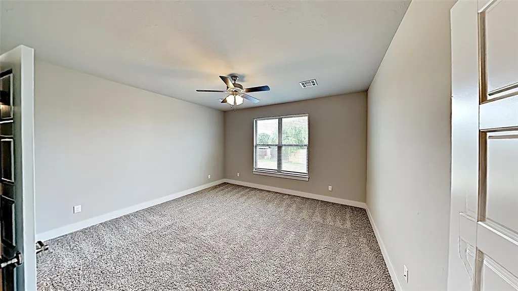 Photo 8 — 405 Josephine Court, Yukon, OK 73099