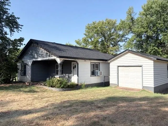 Photo 4 — 203 Dogwood Avenue, Wellston, OK 74881