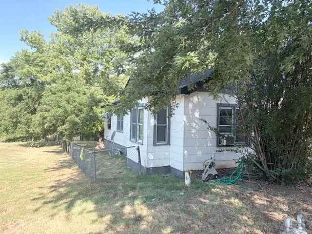 Photo 24 — 203 Dogwood Avenue, Wellston, OK 74881