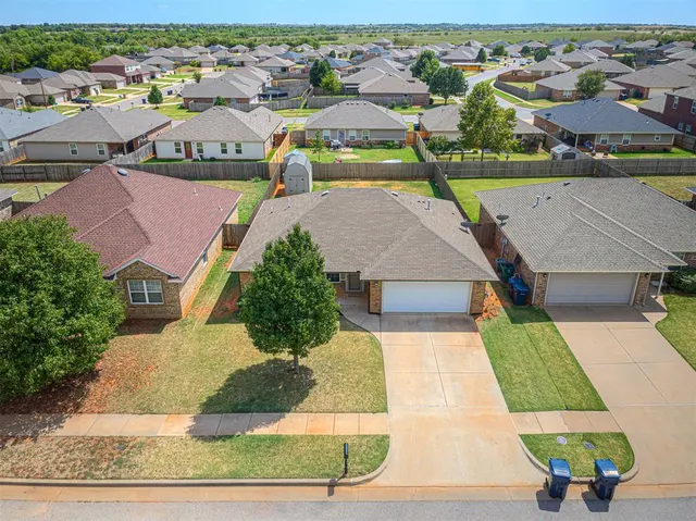Photo 4 — 11804 NW 133rd Street, Piedmont, OK 73078