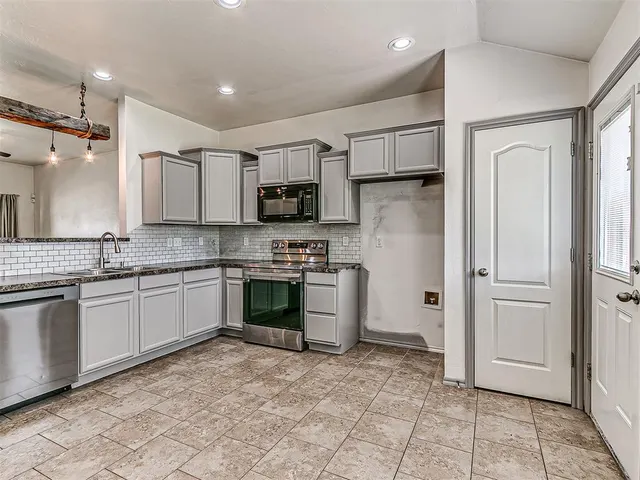 Photo 8 — 11804 NW 133rd Street, Piedmont, OK 73078