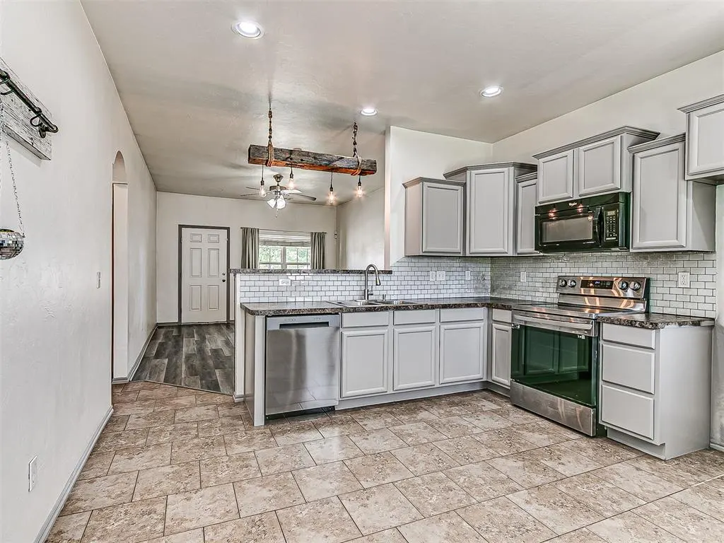 Photo 10 — 11804 NW 133rd Street, Piedmont, OK 73078