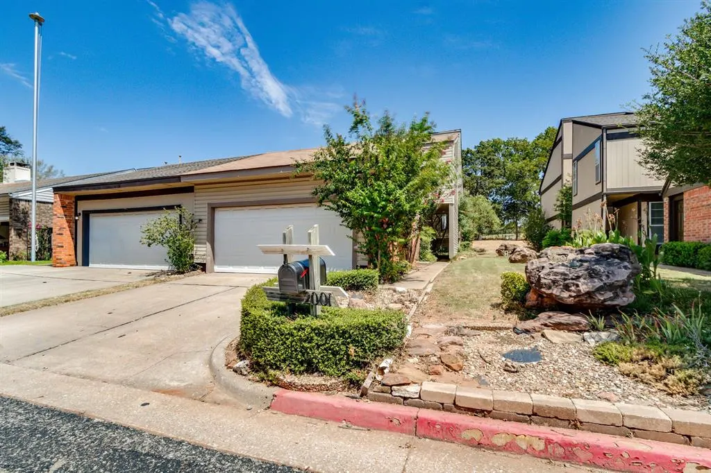 Front exterior — 2001 Three Stars Road, Edmond, OK 73034