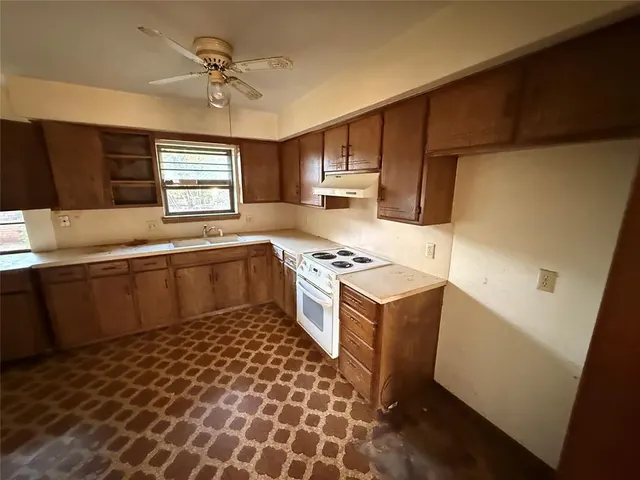Photo 4 — 504 Lisa Lane, Waukomis, OK 73773