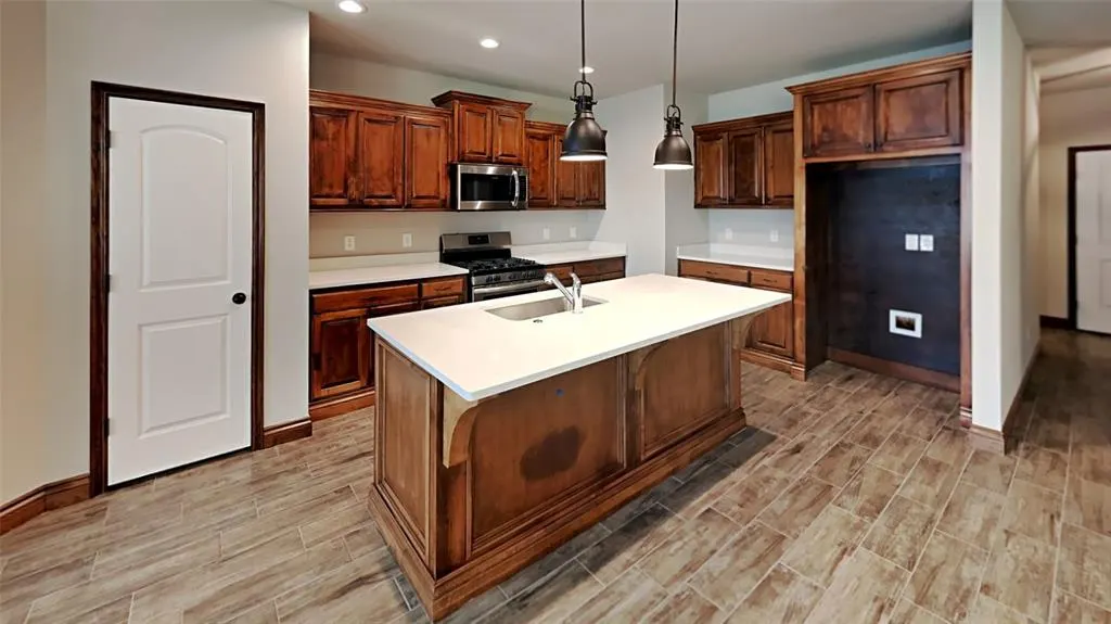 Photo 8 — 10528 NW 41st Street, Yukon, OK 73099