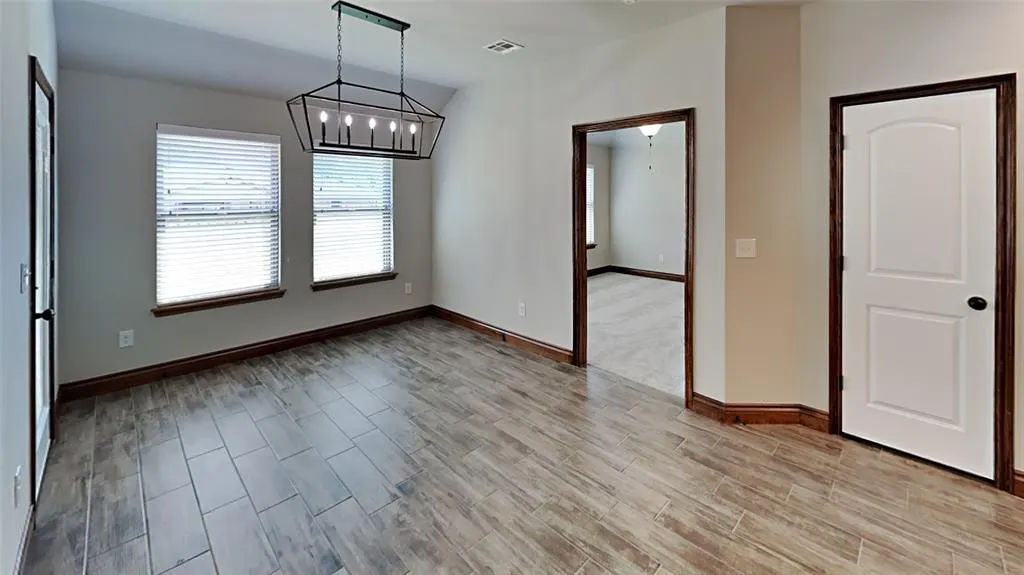 Photo 10 — 10528 NW 41st Street, Yukon, OK 73099
