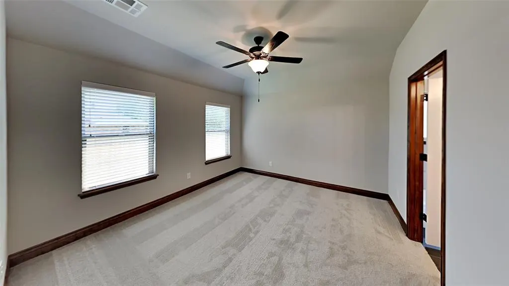 Photo 11 — 10528 NW 41st Street, Yukon, OK 73099